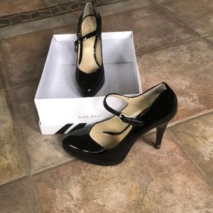 *Like New* - Nine West Mary Janes